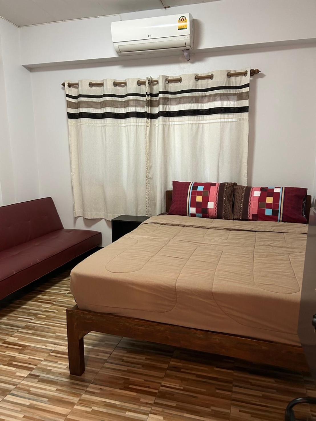 Chiangmai Hometel 치앙마이 외부 사진